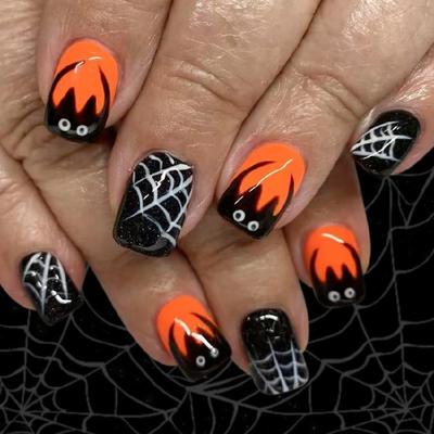 Französische Glitzer-Press-On-Tips Halloween Schwarzes Spinnennetz-Design Kurze quadratische Maniküre-Tips 24 Stück Kein Werkzeug benötigt