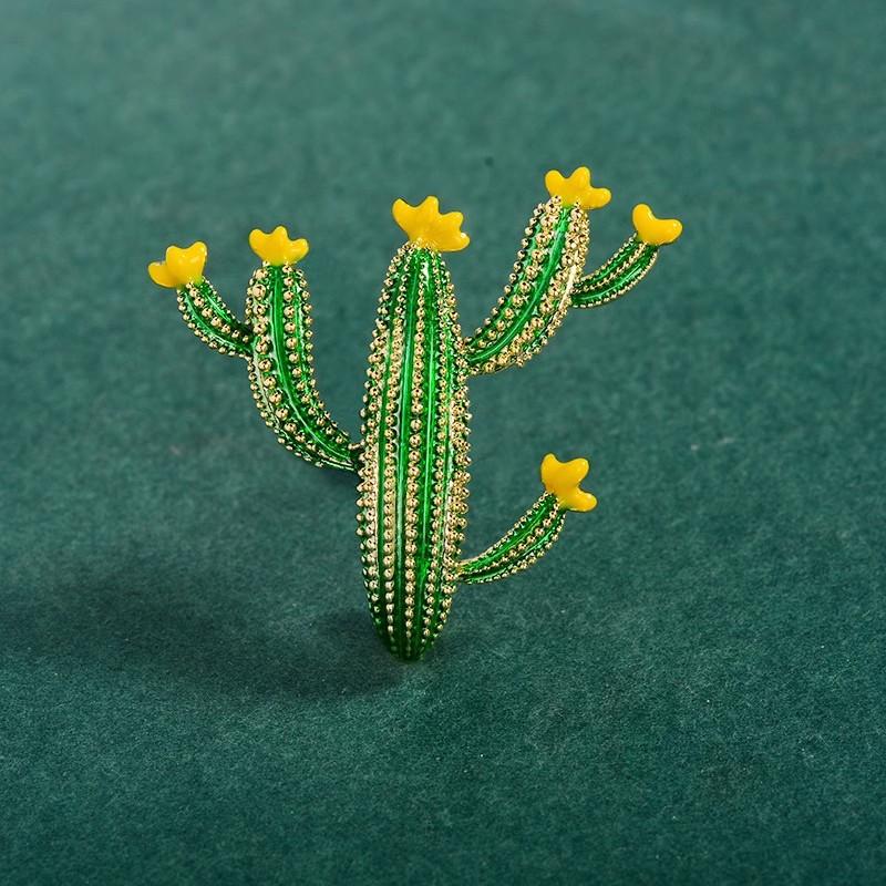 Metal Badge Creative Brooch