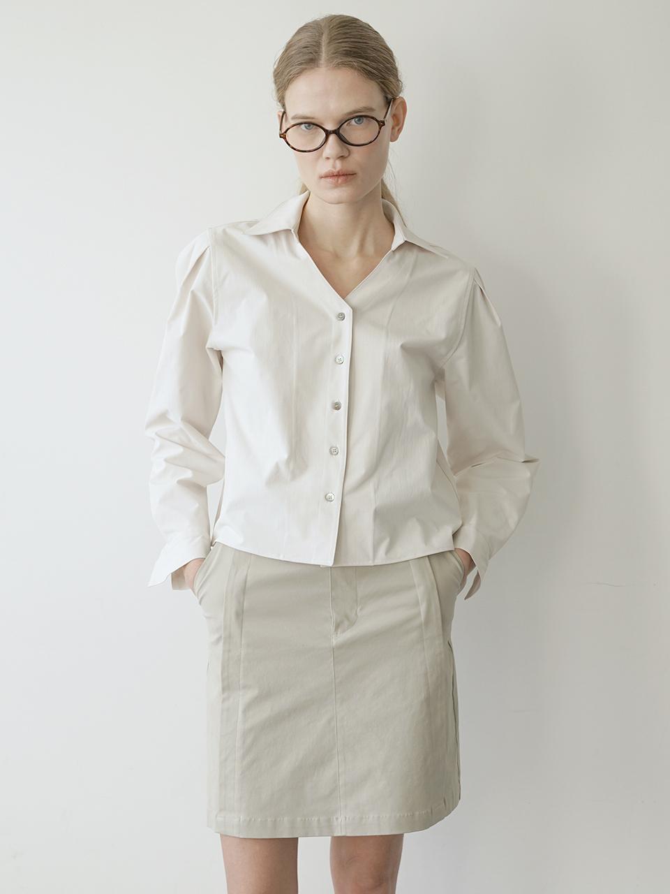 Raye Genie Wrinkle-Free V-Neck Collar Crop Puff Sleeve Pleated Blouse Ivory
