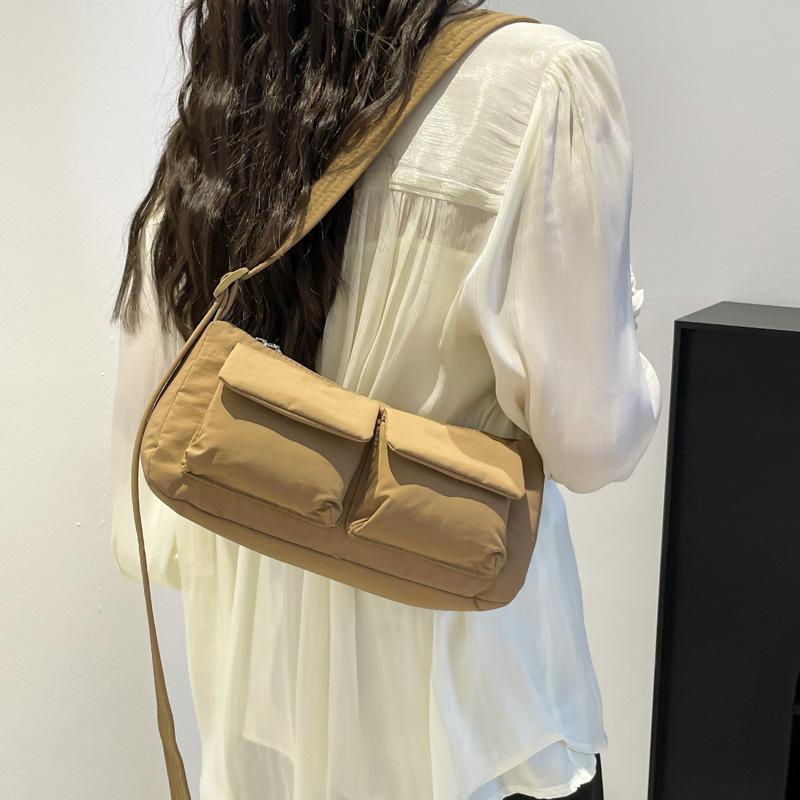 Fashion Niche Motorcycle Bag Summer New Versatile Shoulder Crossbody Bag for Women Lightweight Outdoor Casual Shoulder Bag