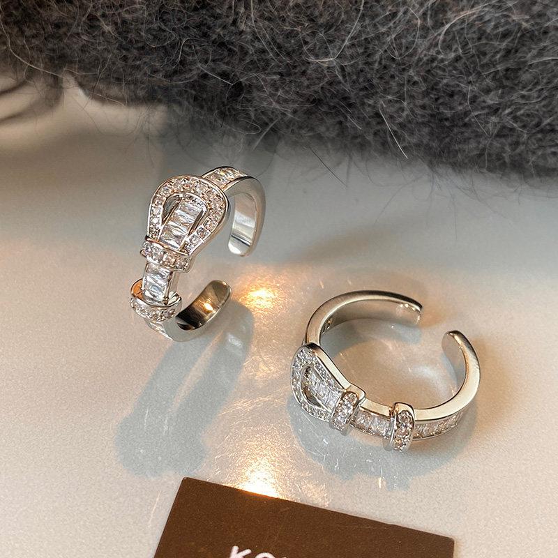Super flash zircon oval open ring, exquisite light luxury temperament index finger ring, personalized fashion and high-end jewelry.