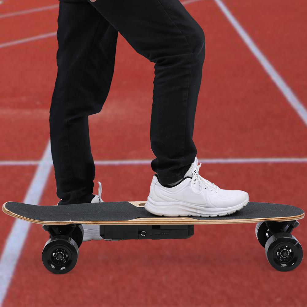 8 Lagen Esdoorn Dek Corrosiebestendigheid Draagbaar Verwijderbaar Dubbele Aandrijving Vier Wielen Elektrische Scooter