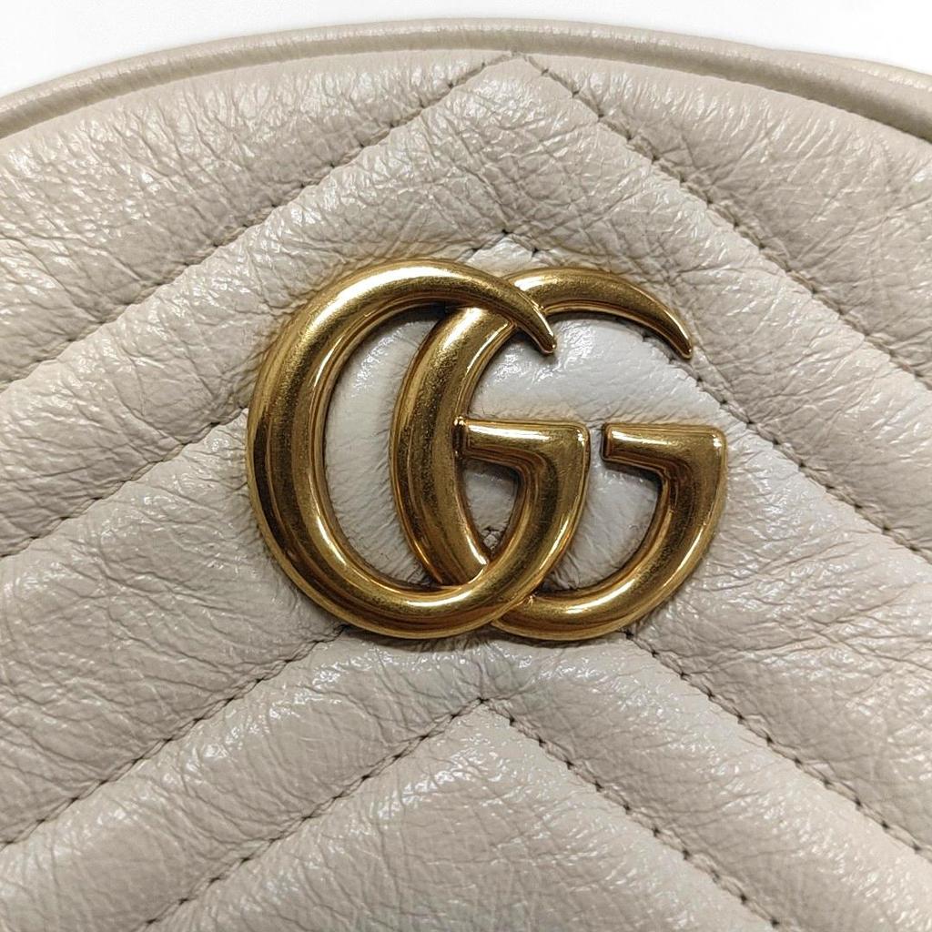 [Pre-Owned] GG Marmont Series Logo Quilted Chain Leather Mini Round Bag - Very Good #1SACT6Y