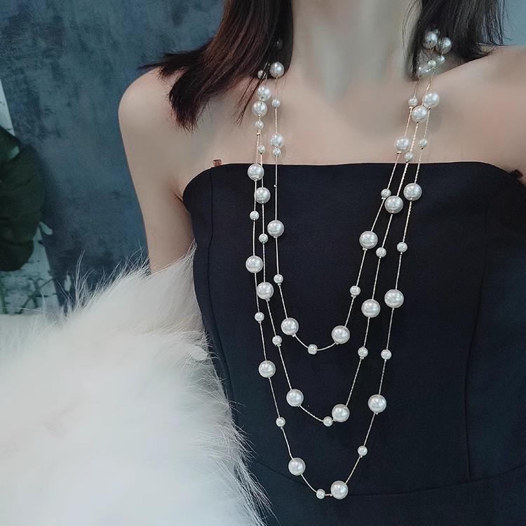 Korean Fashion Pearl Necklace: Elegant Long Chain for Women, Ideal for Sweaters, Versatile for Autumn and Winter.