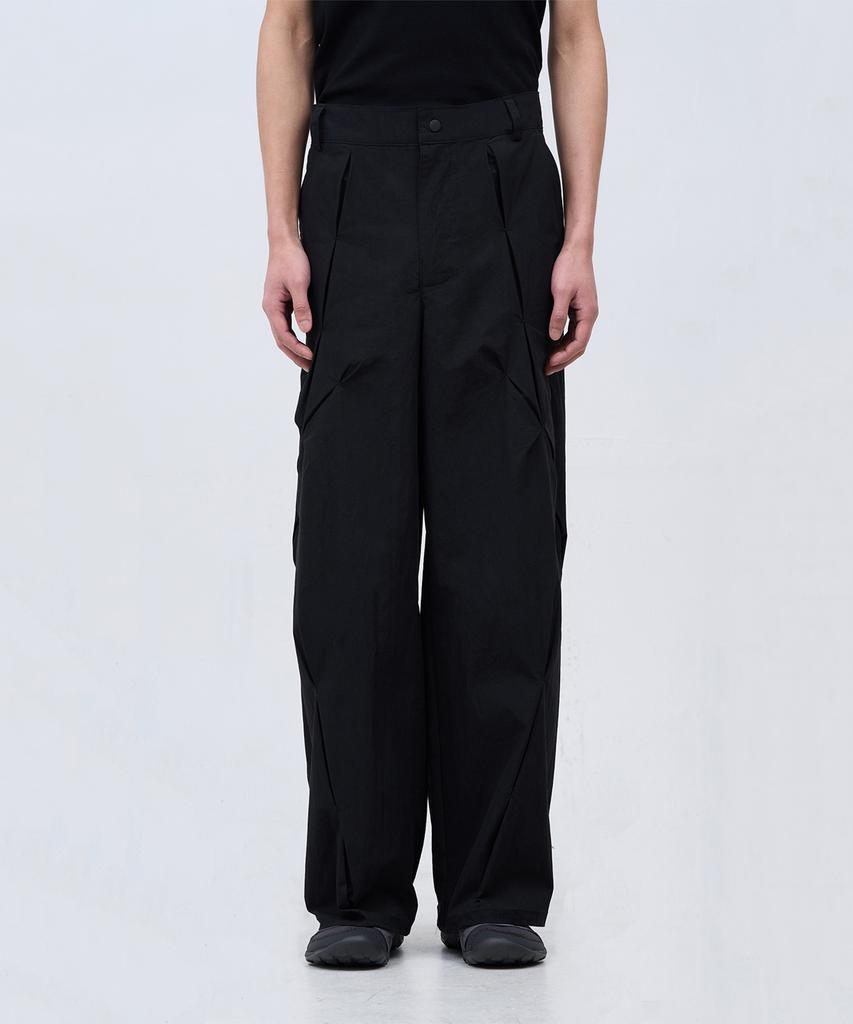 Kasakasa Pleated Curve Pants Black