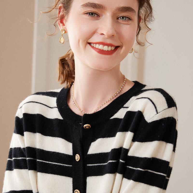 European Retro Striped Cashmere Cardigan - Women's Loose Fit, Slimming, Round Neck Wool Coat for Spring & Autumn