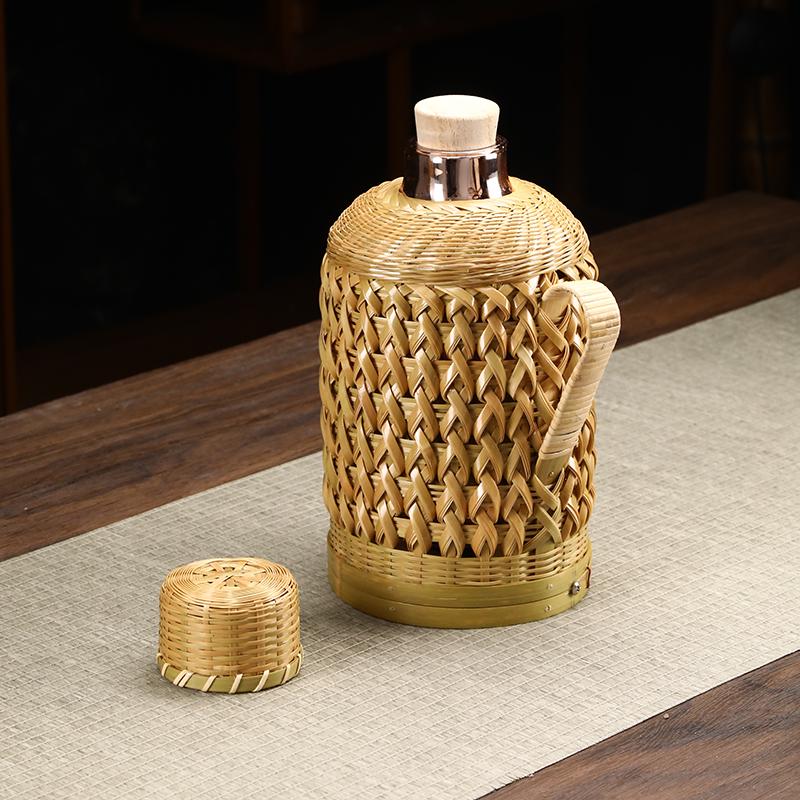 Bamboo Rattan Hot Water Bottle & Retro Thermos for Winter Tea Gatherings