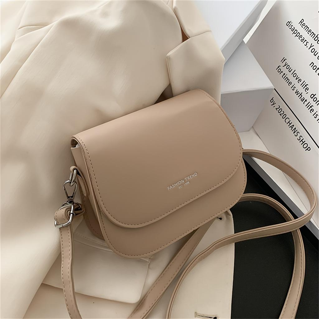 Chic Synthetic Leather Evening Crossbody Bag Stylish Shoulder Flap for Womens Night Out with Secure Closure and Versatile Wearability