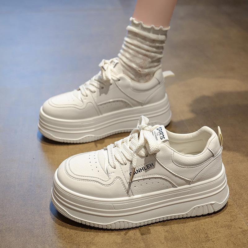 Muffin platform casual board shoes women's new small height increase 5CM fashionable versatile age-reducing white shoes
