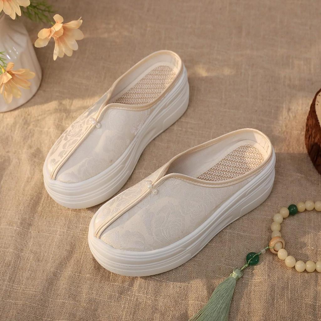 New Chinese-Style High Heel Embroidered Shoes: Thick Sole, Height Increasing, Perfect for Matching Qipao and Hanfu