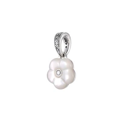 Mother Of Pearl Flower Zircon Pendant Women Jewelry White 390386MOP