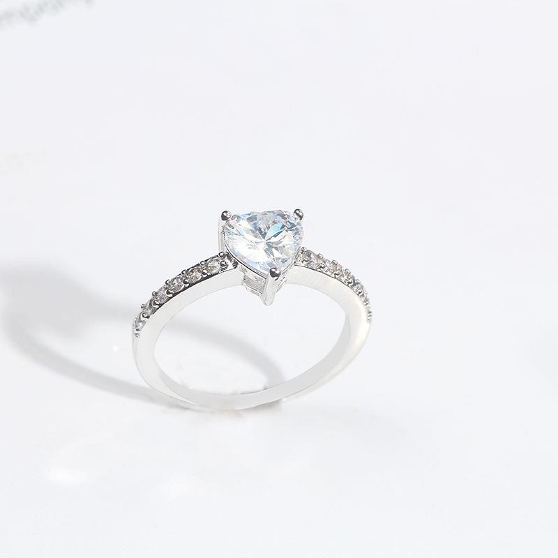 

Кольцо в форме сердца с цирконом в корейском стиле: Простой, Универсальный и Идеальный Подарок для Вашей Девушки