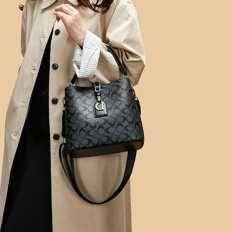 Women's bag New women's bucket bag Classic handbag Versatile simple shoulder bag Crossbody bag Women's bag