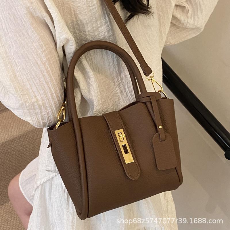 New Women's Bag High-end Texture Light Luxury Fashion Niche Trend Versatile Portable Shoulder Bucket Bag