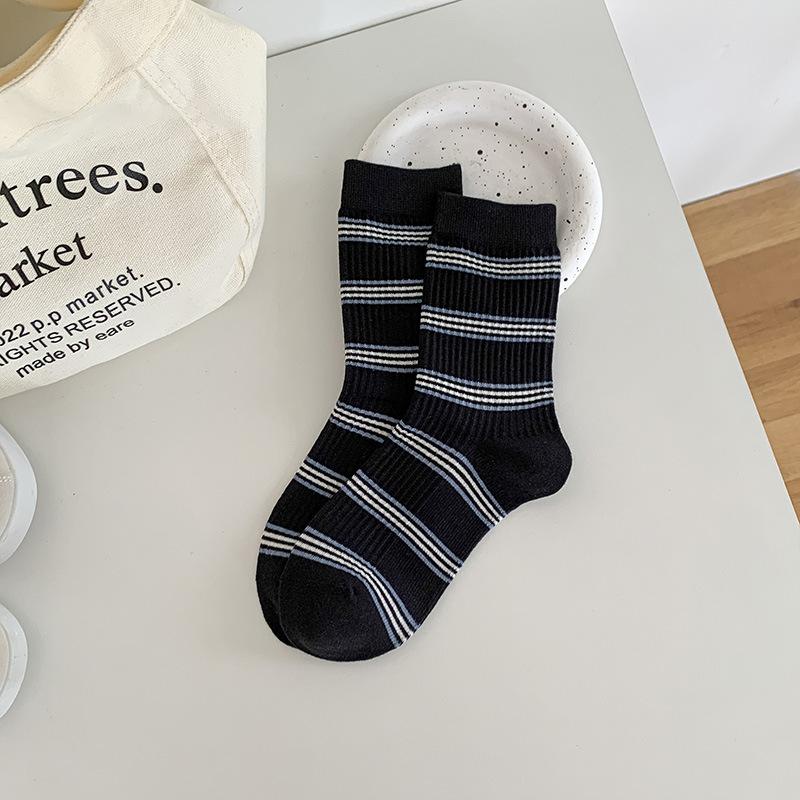 Female Autumn New Style Simple All Match Stripe In The Tube Stack Socks