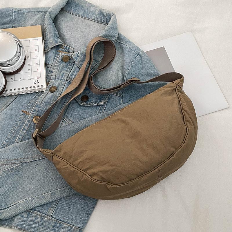 Nylon dumpling bag autumn and winter new casual shoulder bag commuter bag messenger bag women