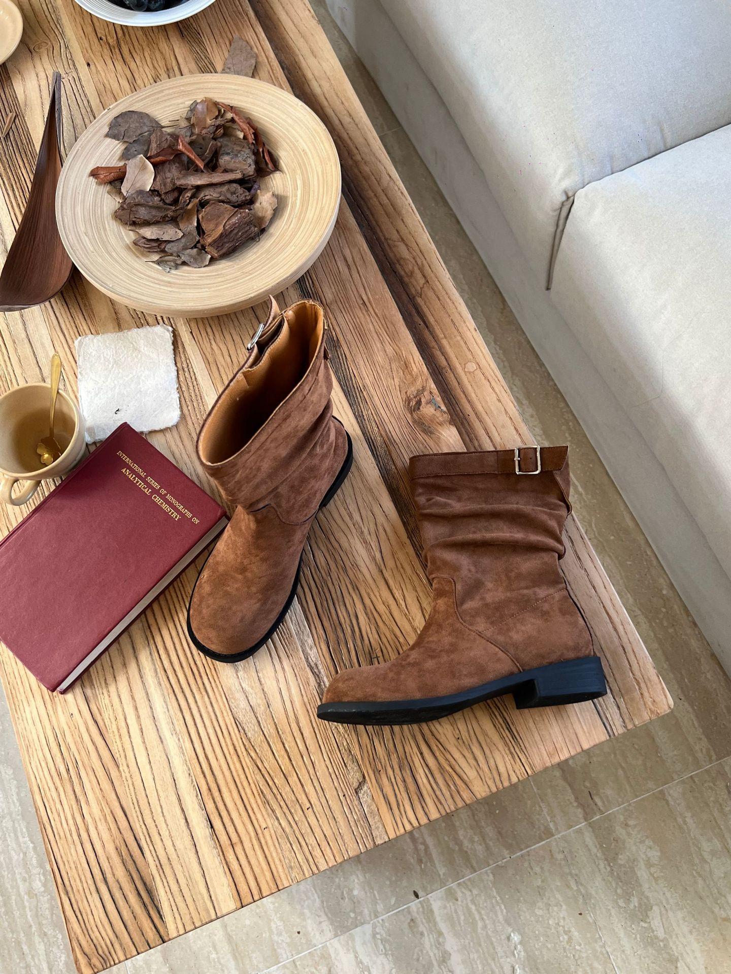 

2025 new medium boots women s retro round head belt buckle thin thick heel pleated knight boots versatile short boots 39