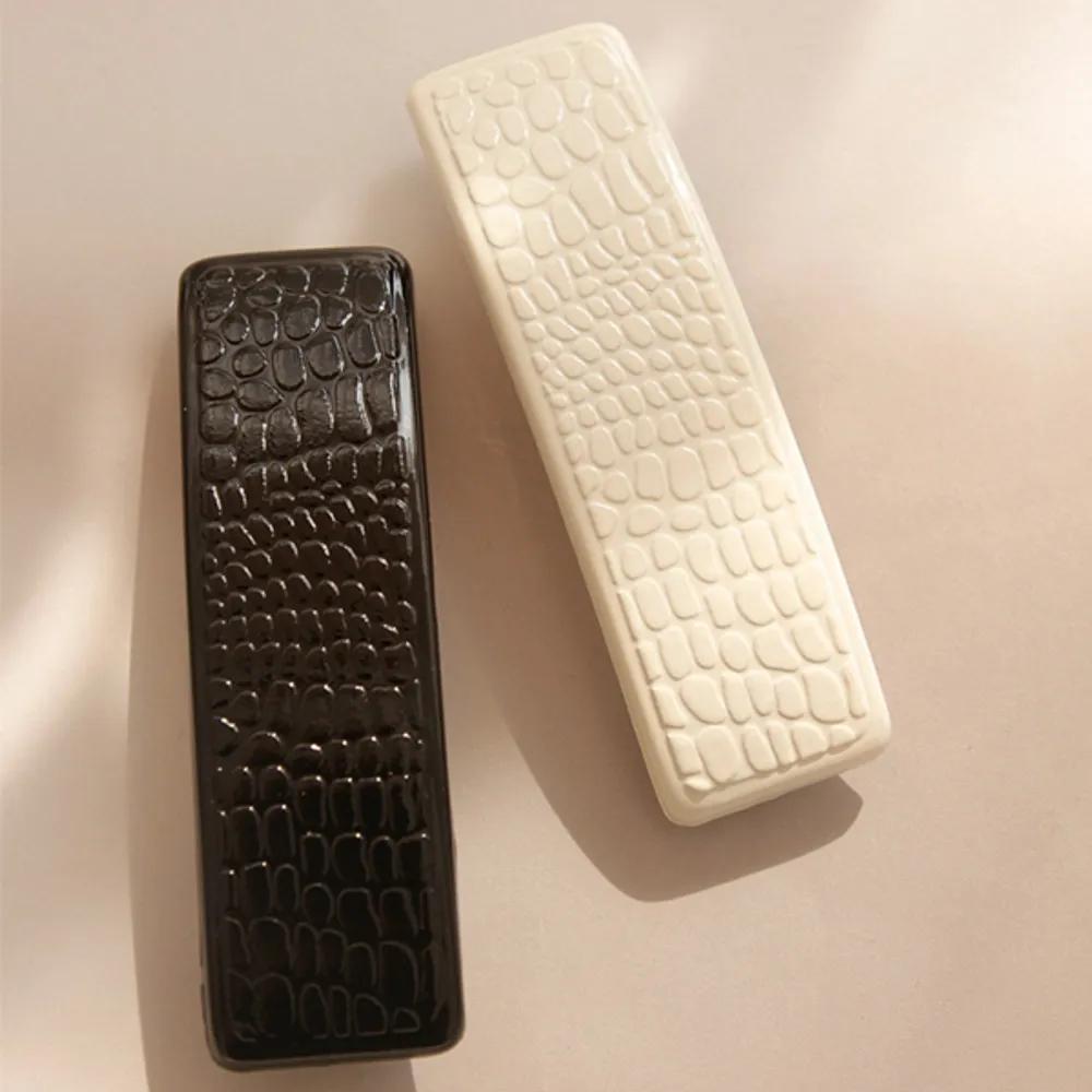 bydaisy Leather-style Automatic Hairpin Bh0768 ivory