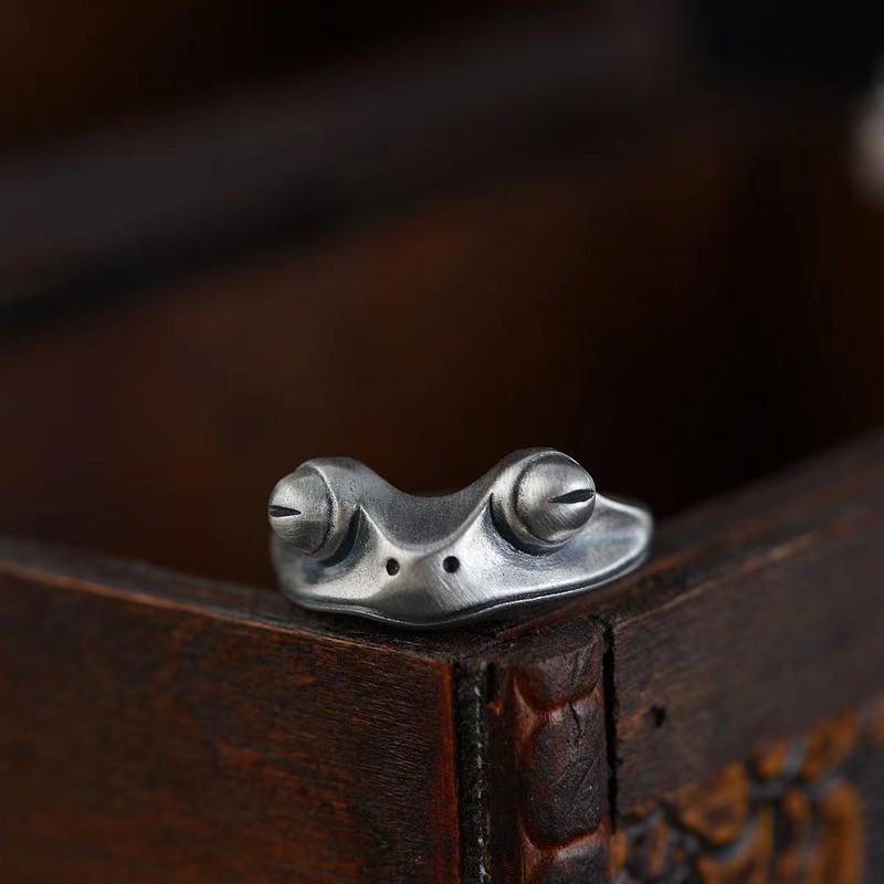 Retro Distressed Frog Ring For Men Punk Gothic Adjustable Open Ring Handmade Antique Tin Drawing Zircon Creative Accessories
