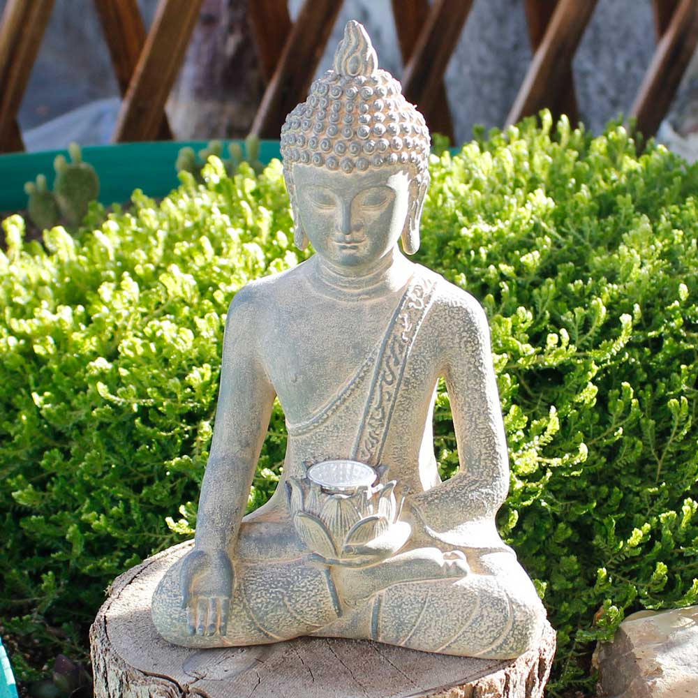 Buddha-Statue mit Solarlicht Heim-Gartendekor Sitzende Meditierende Buddha-Figuren für Außen Terrasse Hof Rasen Ornamente