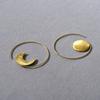 Premium Koperen 18K Echt Gouden Zon En Maan Cirkel Hanger Oorbellen, Gepersonaliseerde Trend, Modieuze En Unieke Oorbellen.