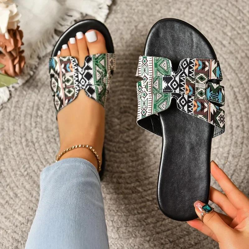 Mote 2024 Hot Sale Damesko Åpen tå Blandede farger Dametøfler Sommer Utendørs Uformelt Flat Stor Størrelse Tøfler Zapatos Mujer