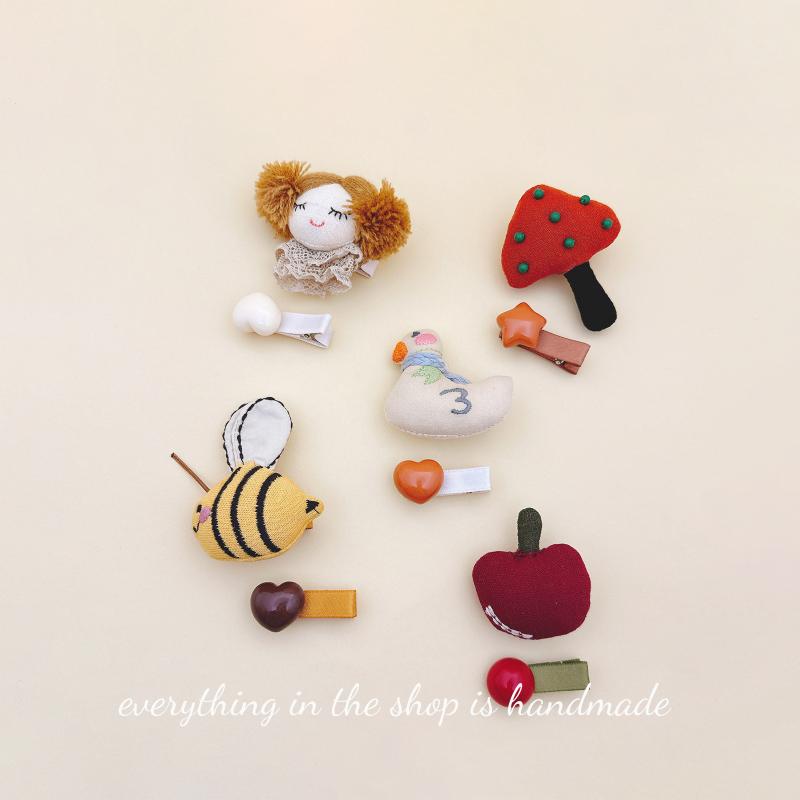 1Pcs Cute Newborn Hair Accessories Cartoon Hair Clips For Girls Handmade Fabric Cotton Hairpins Baby Side Clip Kids Hair Holder
