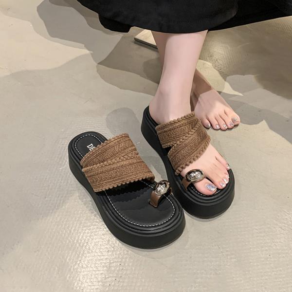 Fashion Slippers Women Summer Shoes Slides Rivet Fashion Rubber Flip Flops Platform Pantofle Soft Luxury Hawaiian 2025 Casual Leisure