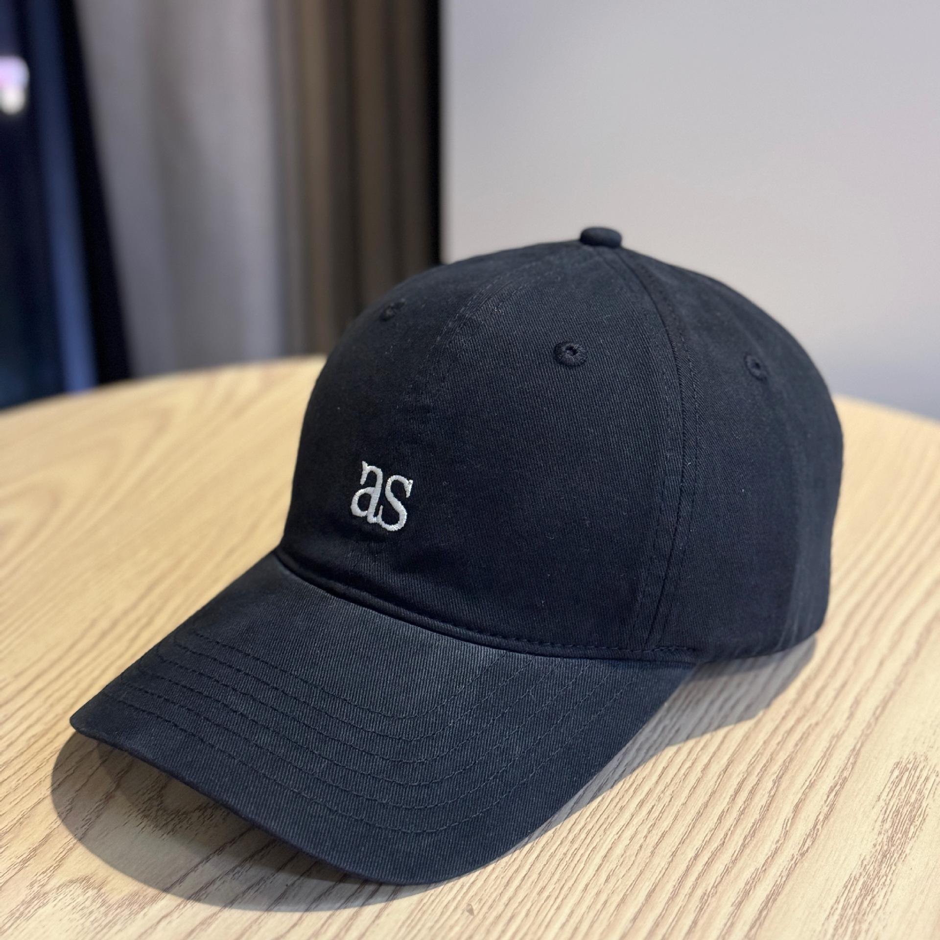 

Korean-style wide brim hat that makes the face look smaller with small letters as Soft-top baseball cap for women, Korean style, casual and Adult54-60Adjustable чёрный