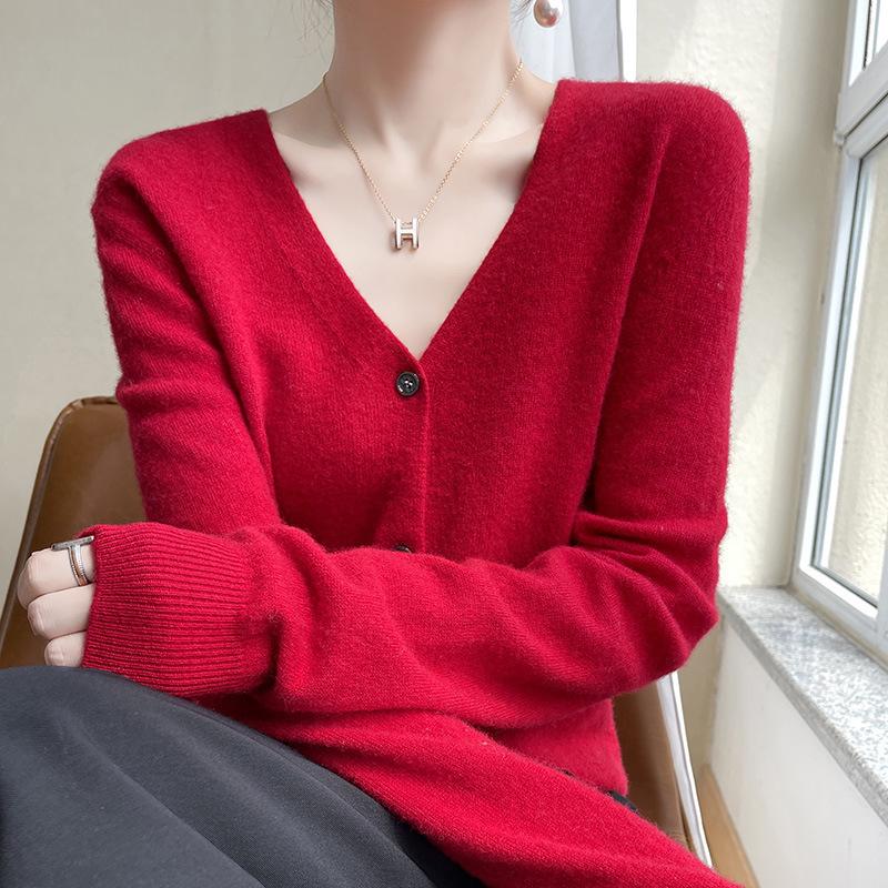 Autumn/Winter 2023 Women's Pure Wool Knit Cardigan Coat with V-Neck and Long Sleeves.
