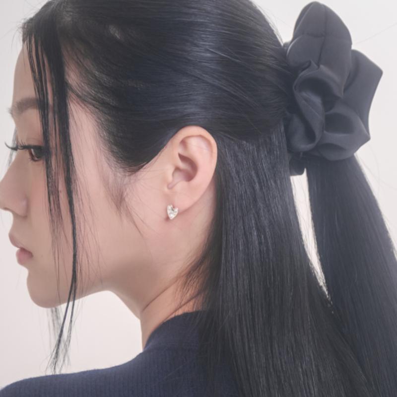 

ПОСТЛЮДИЯ САТИНОВАЯ РЕЗИНКА СКРАНЧИ (3 ЦВЕТА) BROWN