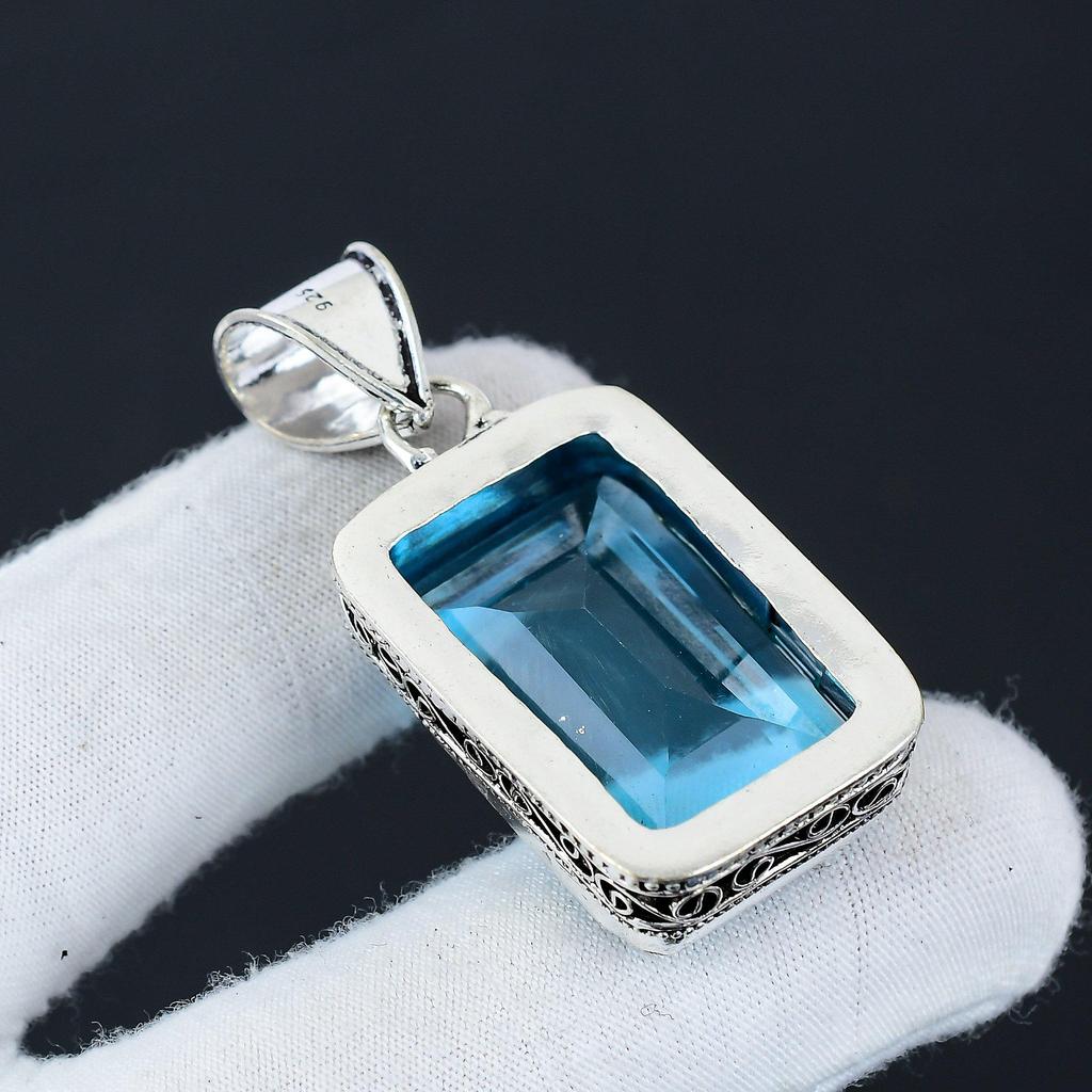 Zierlicher Blautopas Edelstein Silber Anhänger in 925 Sterling Silber - Handgefertigtes Design, Alltagsschmuck, Einzigartiger Anhänger Party-Wear Geschenk