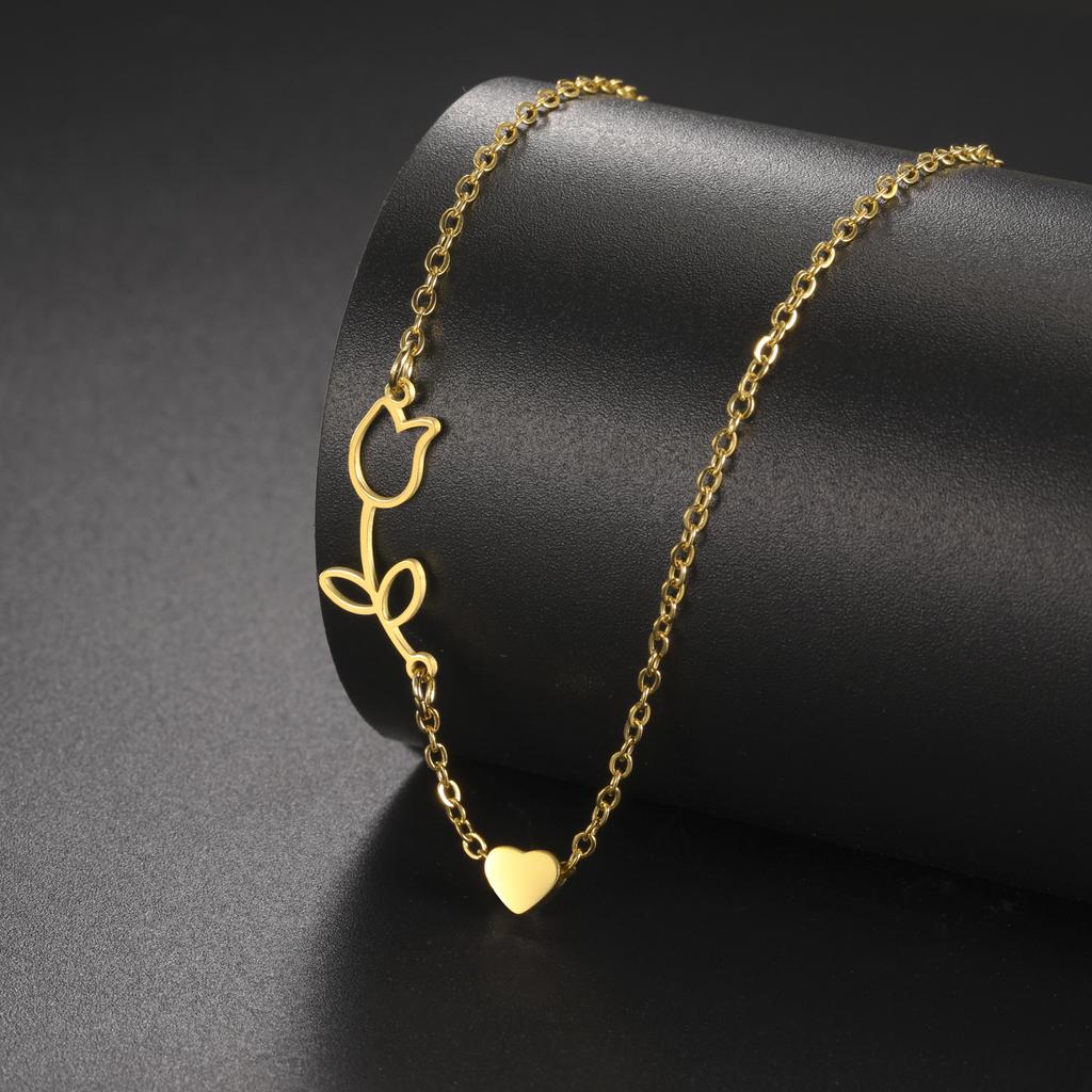 Hollow Flower Heart Pendant Stainless Steel Necklace For Men And Women Fashionable Sweet Romantic Valentine's Day Gift Jewelry
