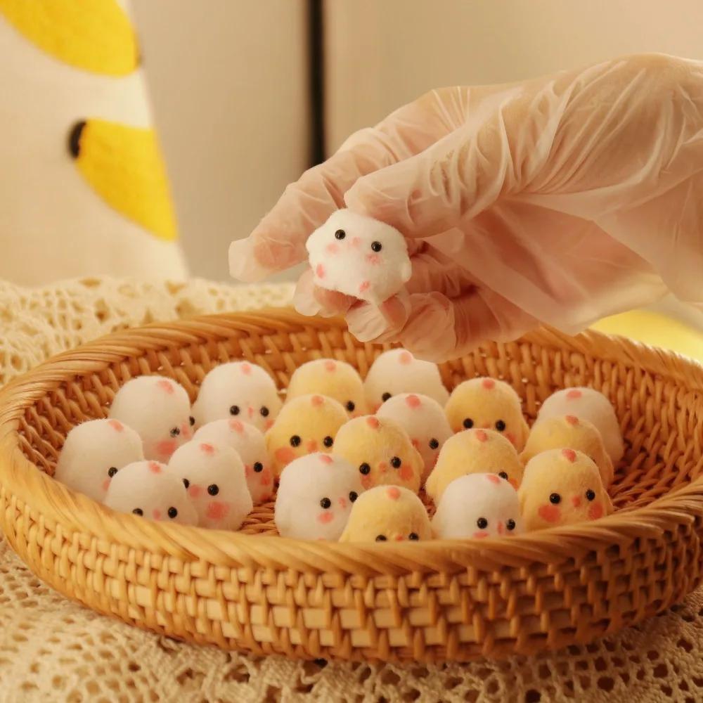 1/2 stk Miniatyr Sakte Rebound Lindring Klemleker Klebrig TPR Squishy Mini Kylling Stressavlastningsleker Squishy Ny Fidget Rekvisitt