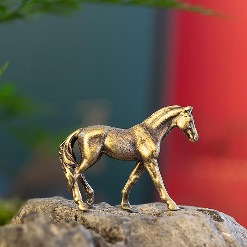 Starožitné mosazné figurky koní s dlouhým ocasem Miniatury Feng Shui Ornamenty Měď Zodiac Zvířata Mini Desktop Dekorace Řemesla