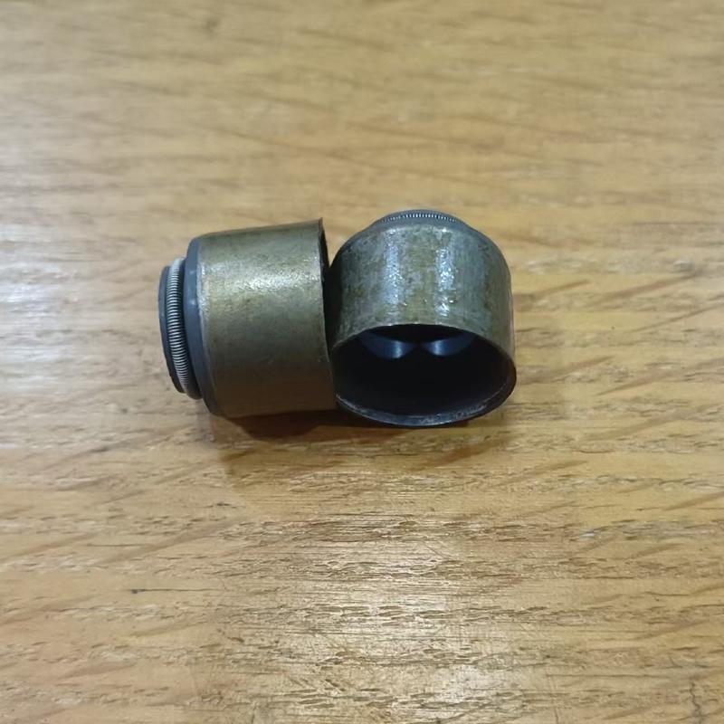 8PCS Valve Stem Seal MD197467 For Mitsubishi Paiero Montero L200 L300 Triton Space Gear