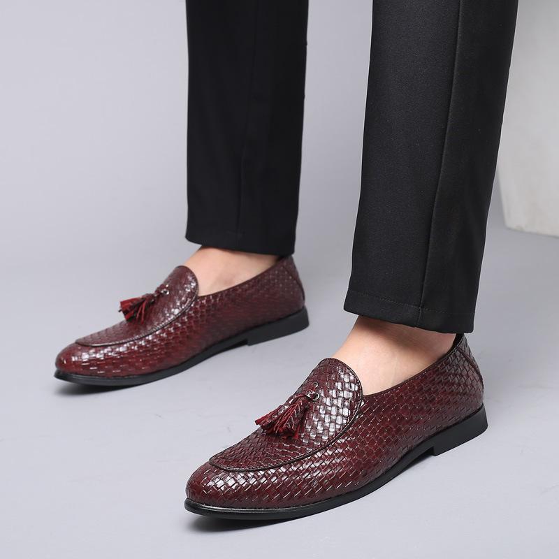 Newestmen Driving Loafers Shoes Weave Pattern Leather Men Flats Shoes Tassel Popular Men Moccasins Loafers Plus Size 38-47