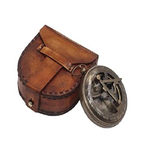 Sonnenuhr Kompass mit Lederetui, Messing , Geschenk für Ihn, Graviert , Drücken für Camping, Wandern,