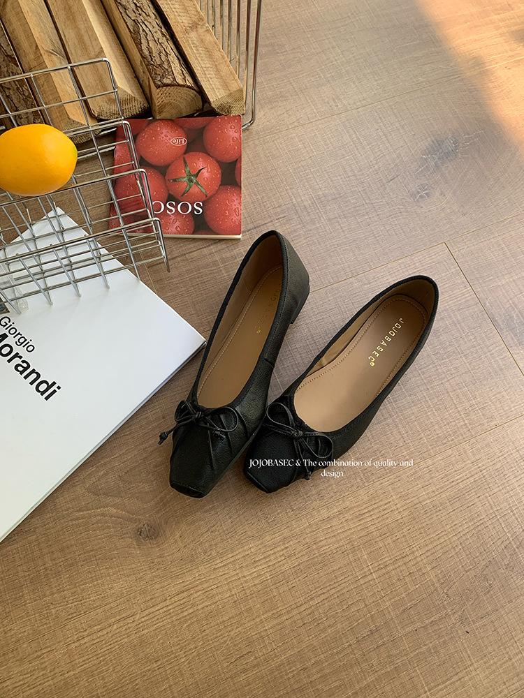

Soft-soled French retro Mary Jane shoes 2025 new shallow mouth fashion versatile and versatile skirt flat-soled single shoes trend 39