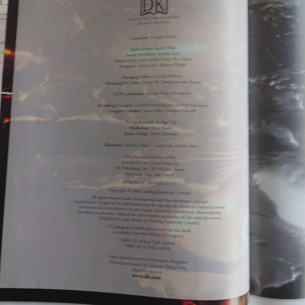 [USED] Rare book on volcanoes "DK experience VOLCANO