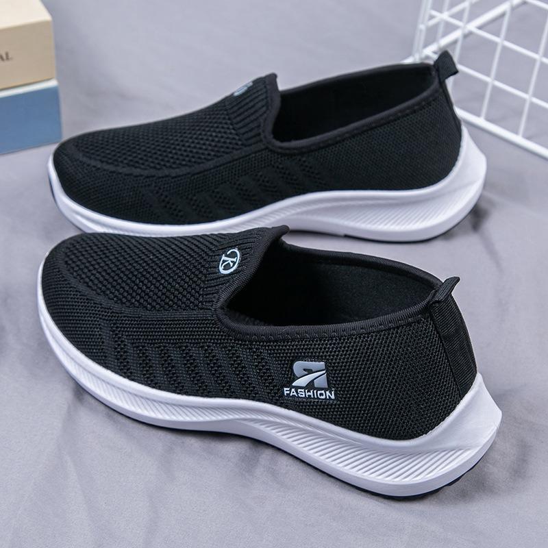 Shoes women's new casual sports shoes fashion soft-soled mother shoes old Beijing cloth shoes women's middle-aged walking shoes women