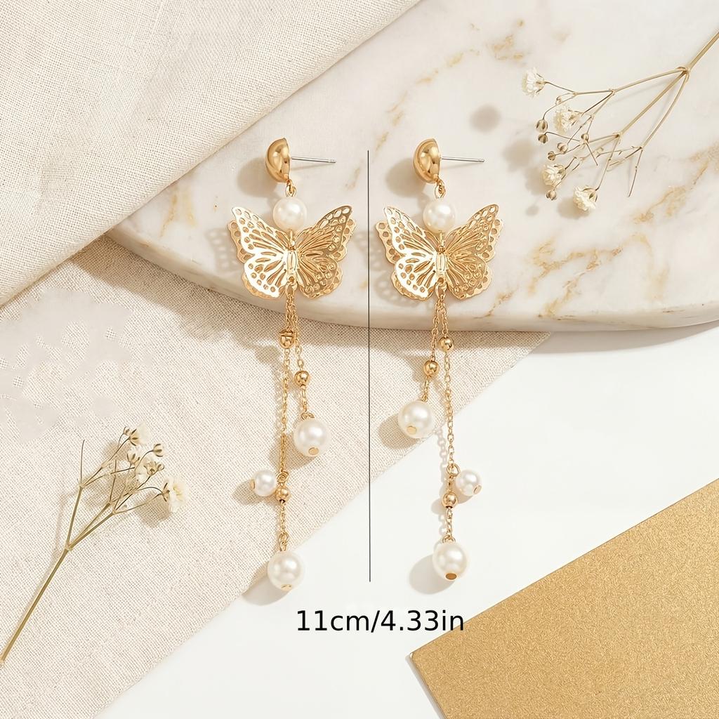 New Spring/Summer Exquisite and Elegant Women's Earrings with Dynamic Gold Butterfly and Heart-Shaped Pendant, Long Tassel Design, Suitable for