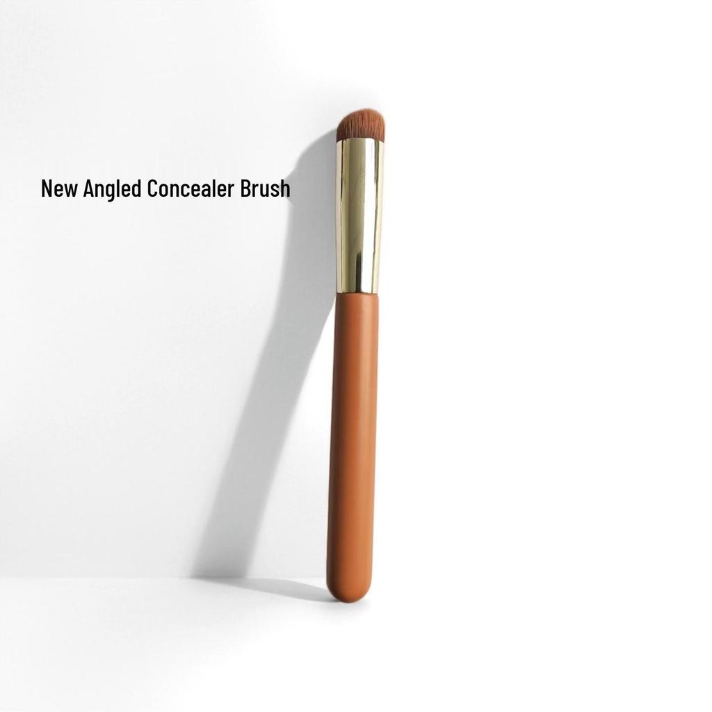 Portable Angled Contour Brush with Wooden Handle & Fiber Bristles