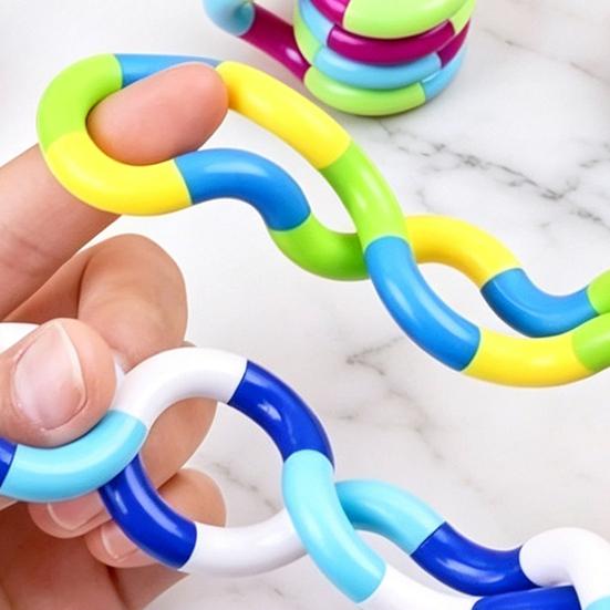 2/4/6Pcs Stress Relief Plastic Twisted Toy Focus Aid Hand Finger Flexibility Training Toy Portable Educational Twisting Loop Fidget Toy