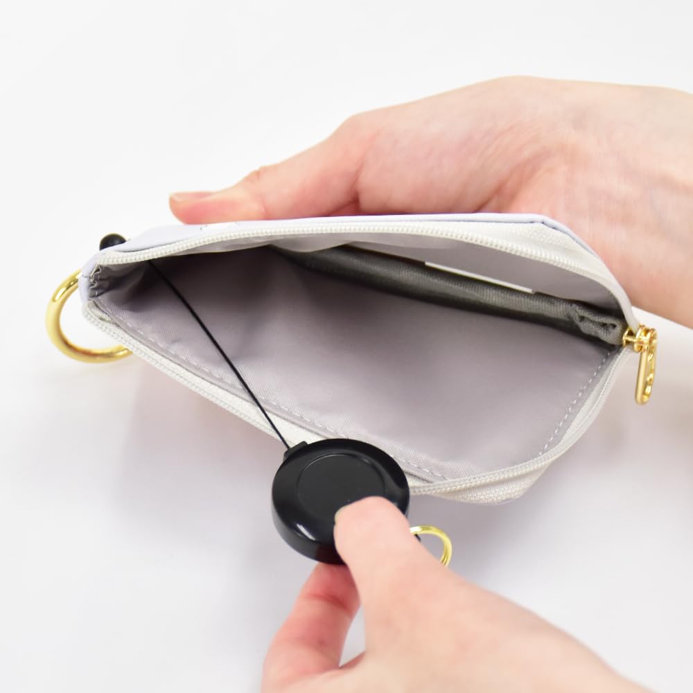 Snoopy Card Case with Retractable Synthetic Smart Retractable Key 2 Card Small Item Compartment Holder/Pass Case/Key Reel, Leather, Key, Car/Bicycle