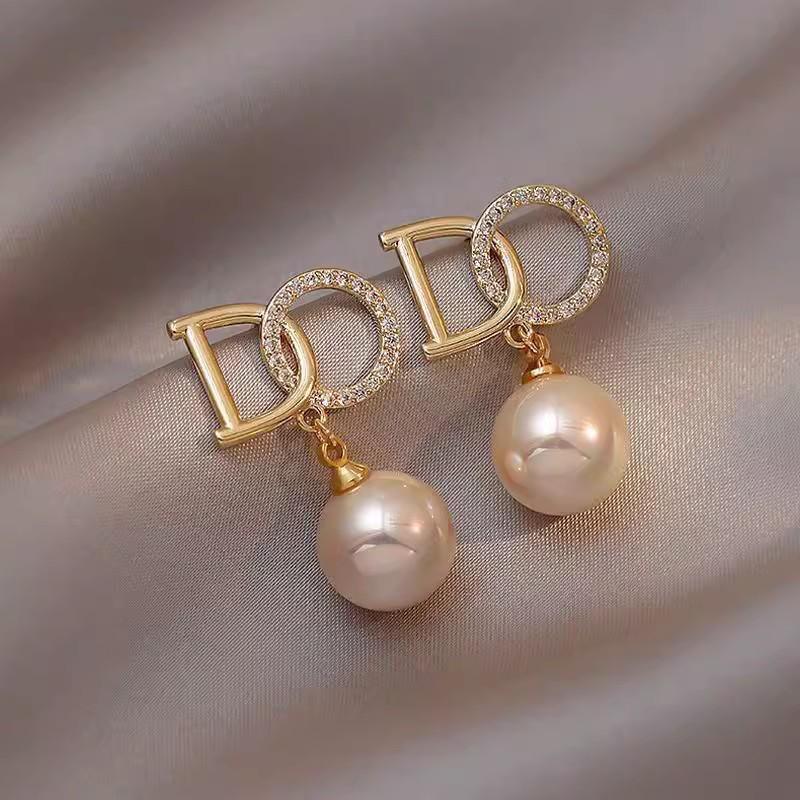 Pearl Asymmetrical Earrings: Elegant Autumn/Winter European & American Style