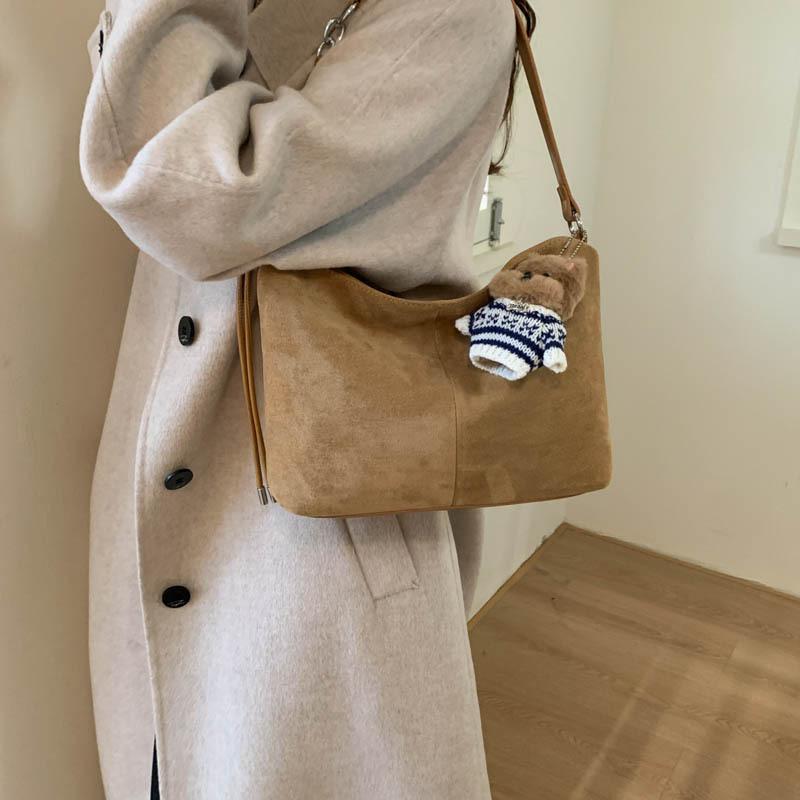 Simple Retro Suede Bag Women's 2025 New Exquisite Versatile Messenger Bag Super Fire Shoulder Underarm Bucket Bag