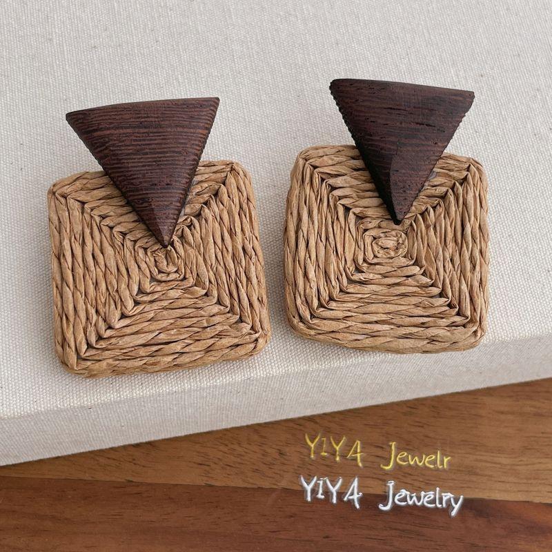 

South Korea Dongdaemun Wooden Vintage Mori Style Geometric Earrings Minimalist All-Matching Graceful Long Woven Earrings Square dark ear pin