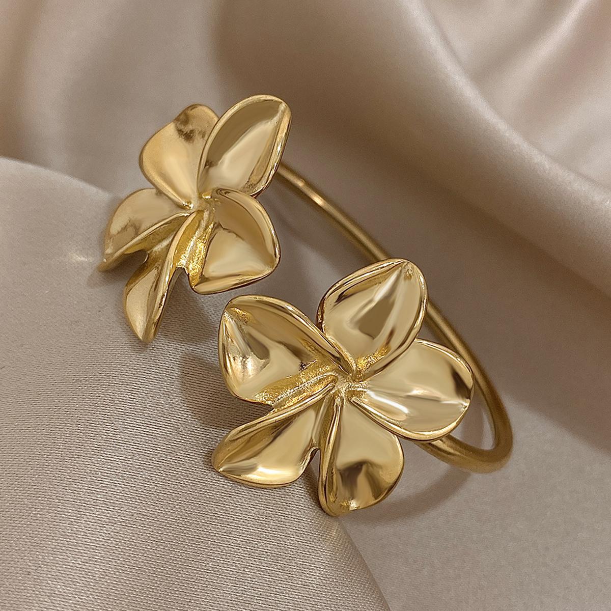 

Fashion Gold Color Metal Flower Cuff Bracelet for Women Vintage Elegant Waterproof Bangles Female Wedding Party Accessories 2026