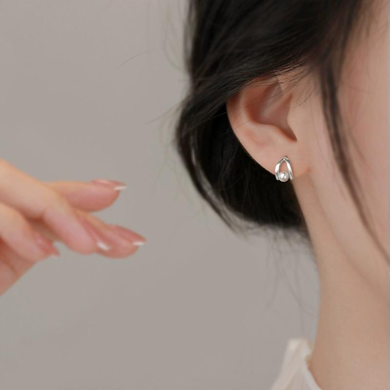 Minimalist Geometric Pearl Earrings for Women Trendy Unique Design Korean